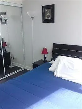 E.S.I Furnished Suites On Bay Toronto Apartment