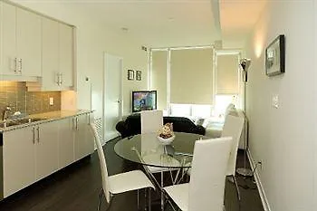 E.S.I Furnished Suites On Bay Toronto Apartment